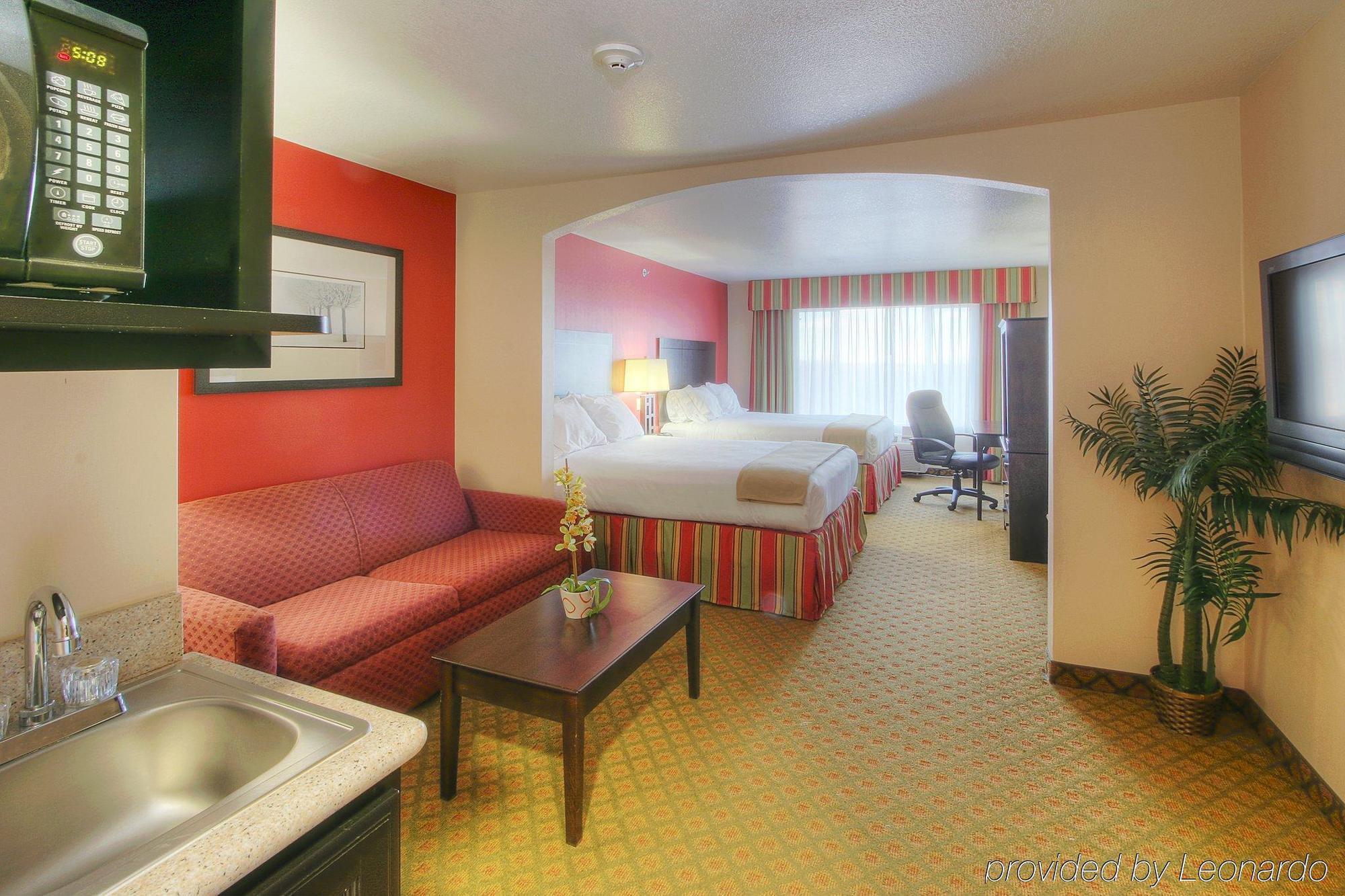 Holiday Inn Express And Suites - Tucumcari, An Ihg Hotel Oda fotoğraf