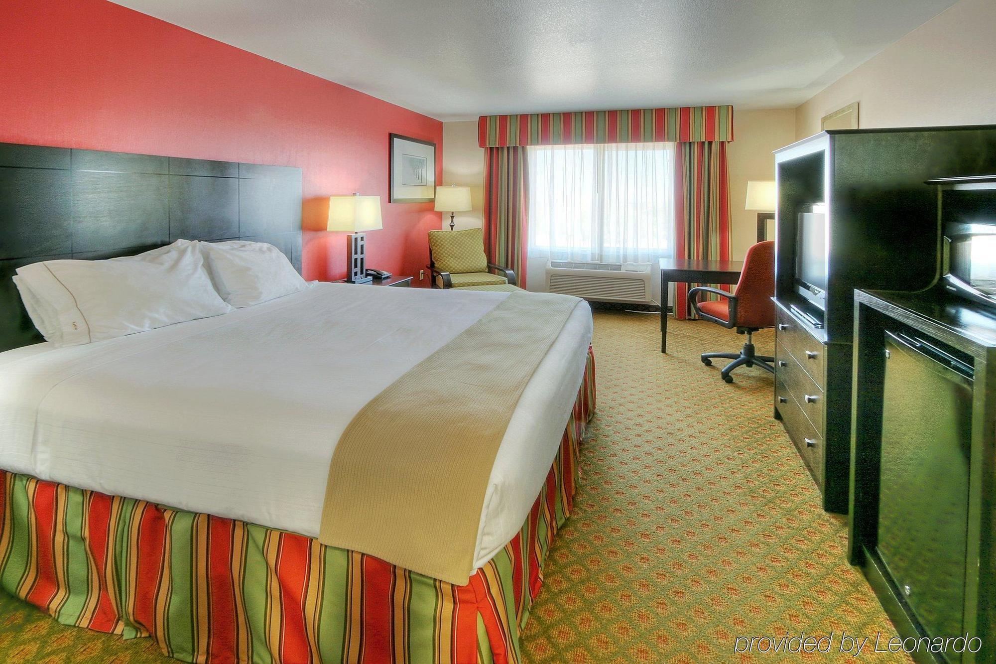 Holiday Inn Express And Suites - Tucumcari, An Ihg Hotel Dış mekan fotoğraf